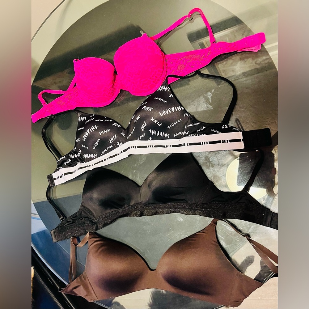 Victorias Secret (3) and La Senza (1) 32C Bras